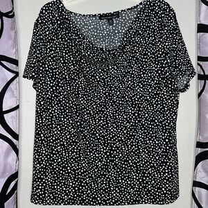 Briggs New York polkadot drape front short sleeve blouse